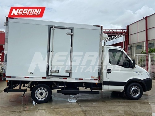 Imagem 5 de 15 de Iveco Daily 35s14 Baú Refrigerado