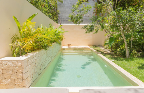 Villa De 4 Recamaras, Alberca Privada, Acabados De Lujo, Cuarto En Planta Baja, Pre-construccion En Venta Aldea Zama, Tulum.