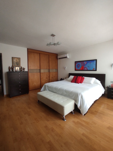 Town House En Venta. Urb. Santa Eduvigis