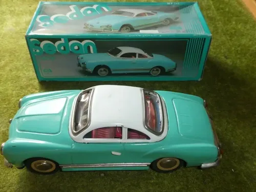 Vw Karmann Ghia - Carrinho De Lata 1/18 A Fricção Na Caixa