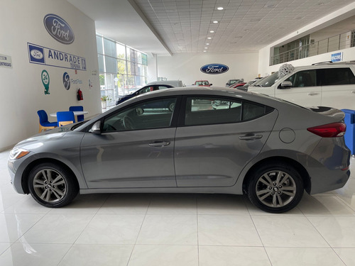 Imagen 8 de 15 de Hyundai Elantra 2018 2.0 Gls Premium At