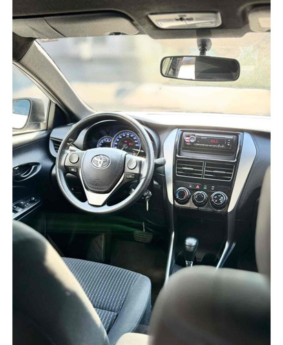 Toyota Yaris 1.3 16V FLEX XL LIVE MULTIDRIVE