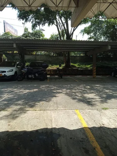 Apartamento En La Inferior Con Los Parra (poblado)