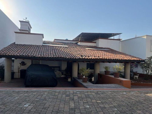 Casa En Venta En Club De Golf Los Encinos, Lerma Estado De México.