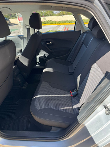 Volkswagen Vento 1.6 Confortline Mt