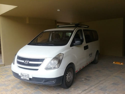 Servicio De Transporte Empresarial Ejecutivo Turismo Van