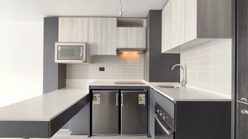 Edificio Colombia (1 Est. 1 Bod.) Piso 8