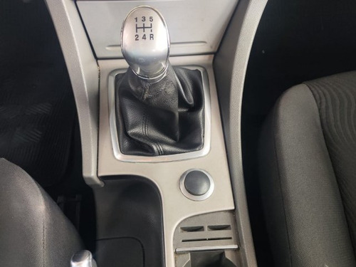 Ford Focus Focus 1.6 GL 16V FLEX 4P MANUAL
