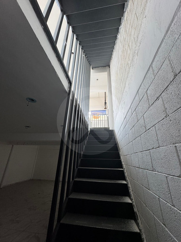 Edificio En Venta En Viveros De La Loma