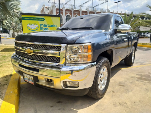 Imagen 1 de 12 de Chevrolet Silverado Lt