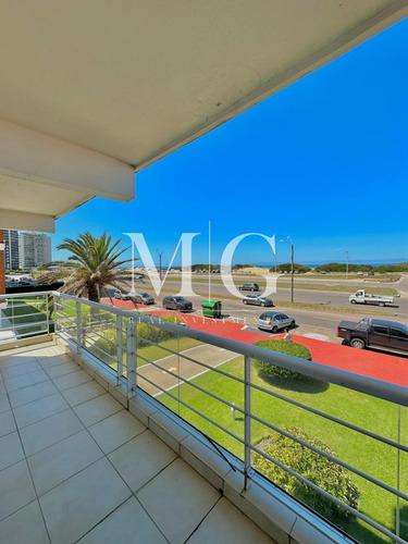 Venta Apartamento 2 Dormitorios Frente Al Mar En Brava