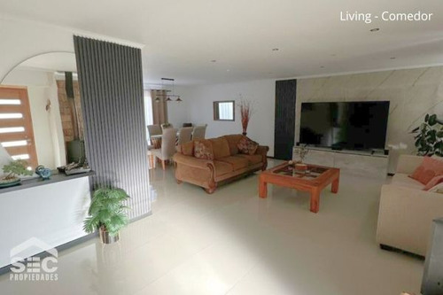 Vendo Parcela Con Gran Casa Y Piscina En Los Andes