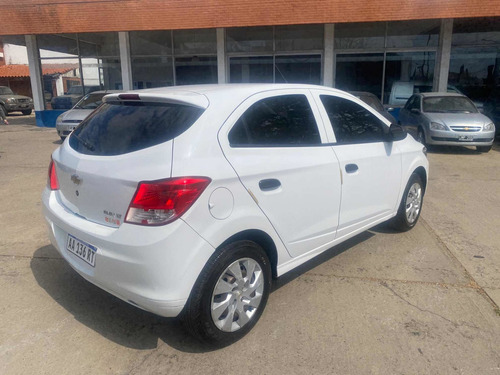 Imagen 6 de 18 de Chevrolet Onix 2016 1.4 Lt 98cv