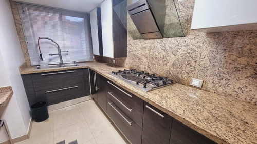 Apartamento En Venta En El Parral, Valencia 287518 Lz