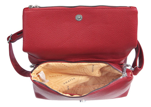 Bandolera Amayra Simil Cuero Con Solapa Y Cadena Para Salir Color Bordo 67.c2631.3