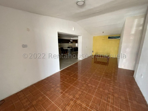 Imagen 4 de 10 de Casa En Venta Ubicada En La Urb. Maraquiva De La Puerta Maraven