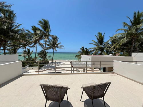 Casa Frente Al Mar En Venta En Merida F-215, 4 Rec. En Chicxulub $12,000,000