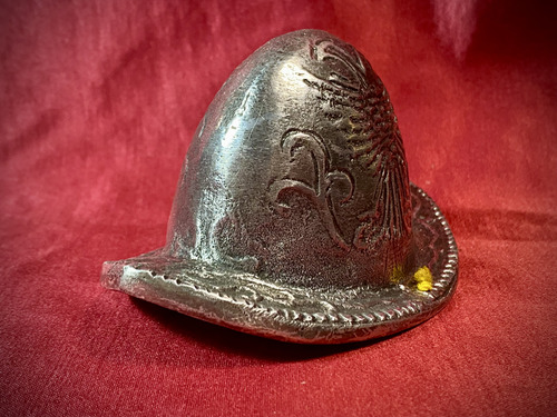 Adorno Casco Conquistador Sombrero De Metal (Usado)