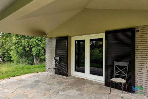 Venta De Casa 3 Dormitorios Y Servicio En El Golf Punta Del Este