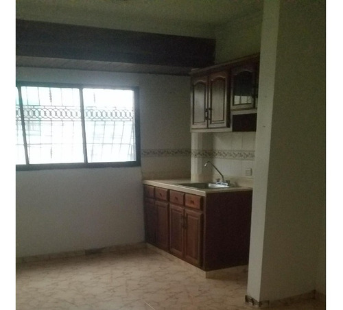 Imagen 4 de 15 de Alquilo Apartamento En El Italia (zona Oriental,proximol Parque Del Italia), 2 Nivel, Una Habitación Con Doble Closet (caoba), Baño, Sala Comedor, Sumergible, Tinaco, Parqueo Techado, Mant. Incluido