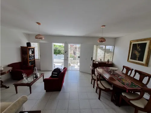Apartamento En Venta 2do Piso En La Floresta 140 Mt²