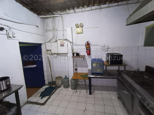 Imagen 11 de 28 de Local Comecial Con Fondo De Comercio Dedicado Al Expendio De Bebidas Alcohólicas En Sus Envases Originales, Con Sellos Y Precintos Y Gastronomia Nacional E Internacional, Ubicado En Avenida Principal