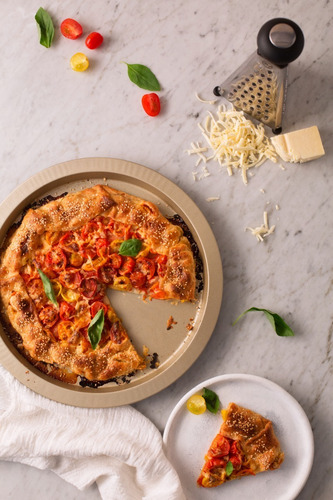 Imagen 3 de 10 de Molde Pizza 32cm Dorado Ilko