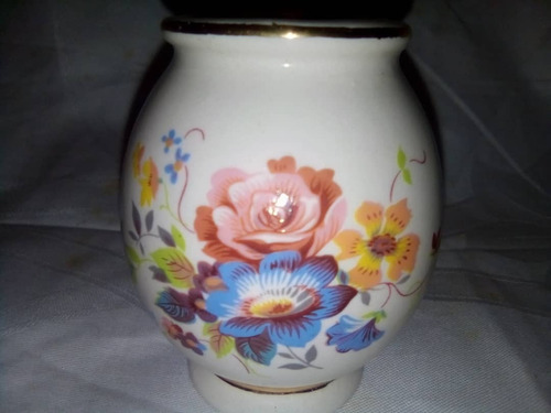 Antiguo Mini Florero De Porcelana Con Dibuj Ode Flores Centr