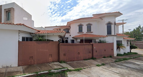 Casa En Remate Bancario En C. Loma Aconcagua, Loma Dorada, Durango, Durango (60% Descuento, Única Oportunidad, Sólo Pago De Contado En 2 Cuotas) ¡gran Oportunidad De Inversión! - Sk12