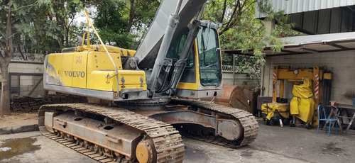Escavadeira Volvo Ec240 Ar Cond Ano 2010