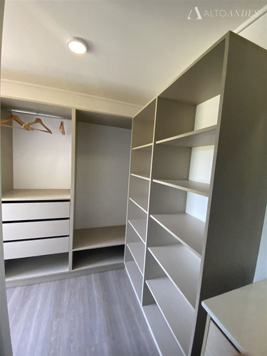 Casa En Venta De 3 Dorm. En La Florida