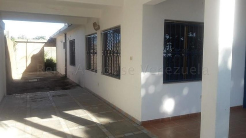 Imagen 3 de 14 de Casa Residencial Cercana A Juangriego Isla De Margarita 22-15776
