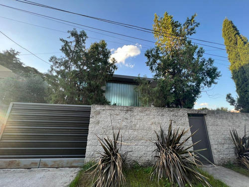 Imagen 2 de 20 de Casa - Barrio Parque Leloir