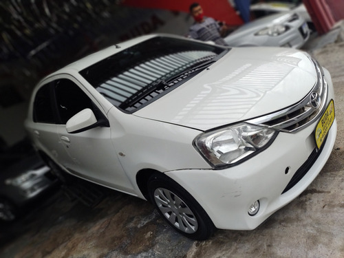 Imagem 2 de 14 de Toyota Etios Sedan X 1.5 (flex) Flex Manual
