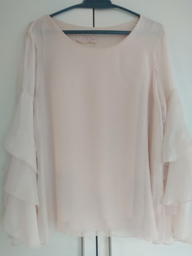 Blusa De Seda Italiana Con Volados Color Rosa. Nueva