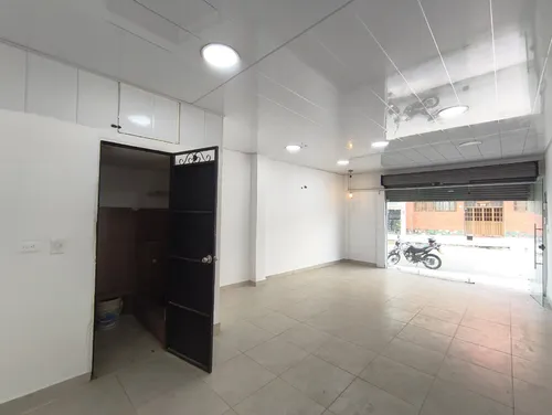Local En Arriendo En Centro. Cod A30804