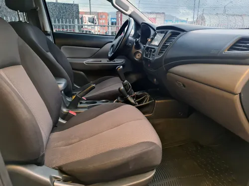 Mitsubishi L200 2.5cc MT AA 4X4