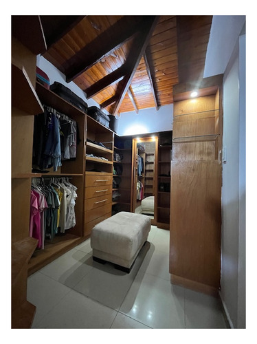 Se Vende Casa 150m2. 3h/3b/2p. Guatire. Villas De Buenaventura.