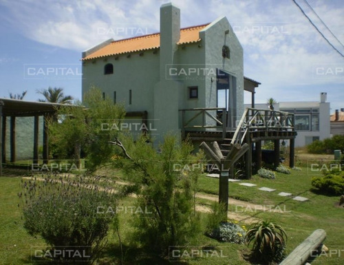 Casa En Josã© Ignacio, 1 Dormitorios *- Ref: 25362
