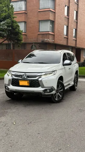 Mitsubishi montero sport 3.0 4Wd At