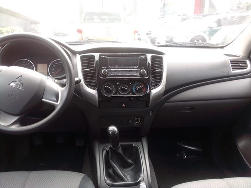 Imagen 6 de 6 de Mitsubishi L200 2018 2.4 Cabina Doble 4x2 Mt