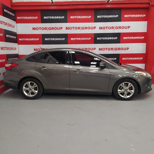 Imagen 4 de 14 de Ford Focus Se Gris 2013
