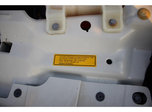 Fiat Punto 1.6 ESSENCE 16V FLEX 4P AUTOMATIZADO