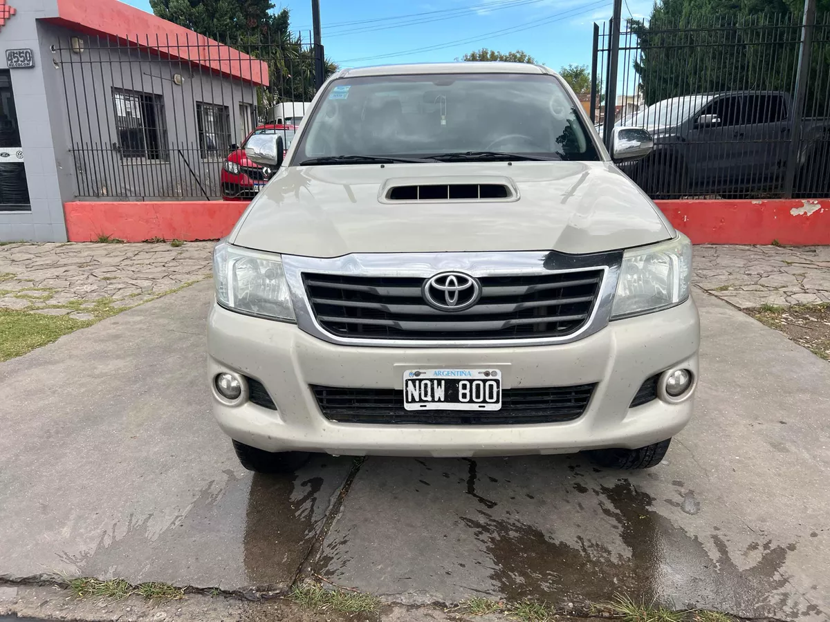 Toyota Hilux 3.0 Cd Srv Cuero 171cv 4x2 - E4