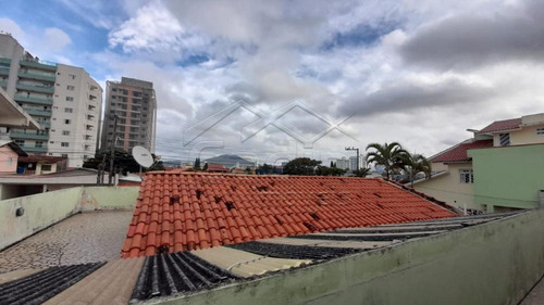 Imagem 8 de 10 de Casas - Ref: V618