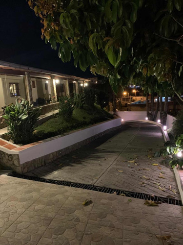 Casa En Venta Remodelada En Colinas De Carrizal
