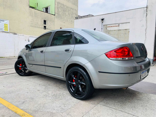Fiat Linea 1.8 Essence Flex Manual