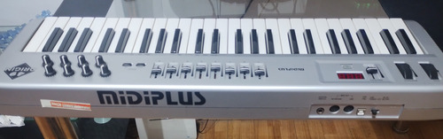 Controlador Midi Midiplus Origin 49 (Usado)