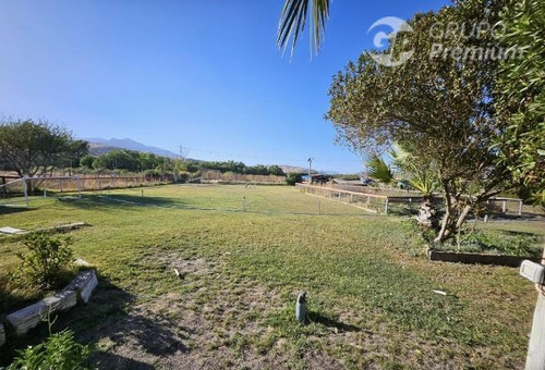 Hermosa Casa A La Venta, 4d+5b+10est.+pisc., Bat