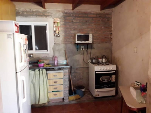 Departamento De Pasillo En El Barrio Fisherton